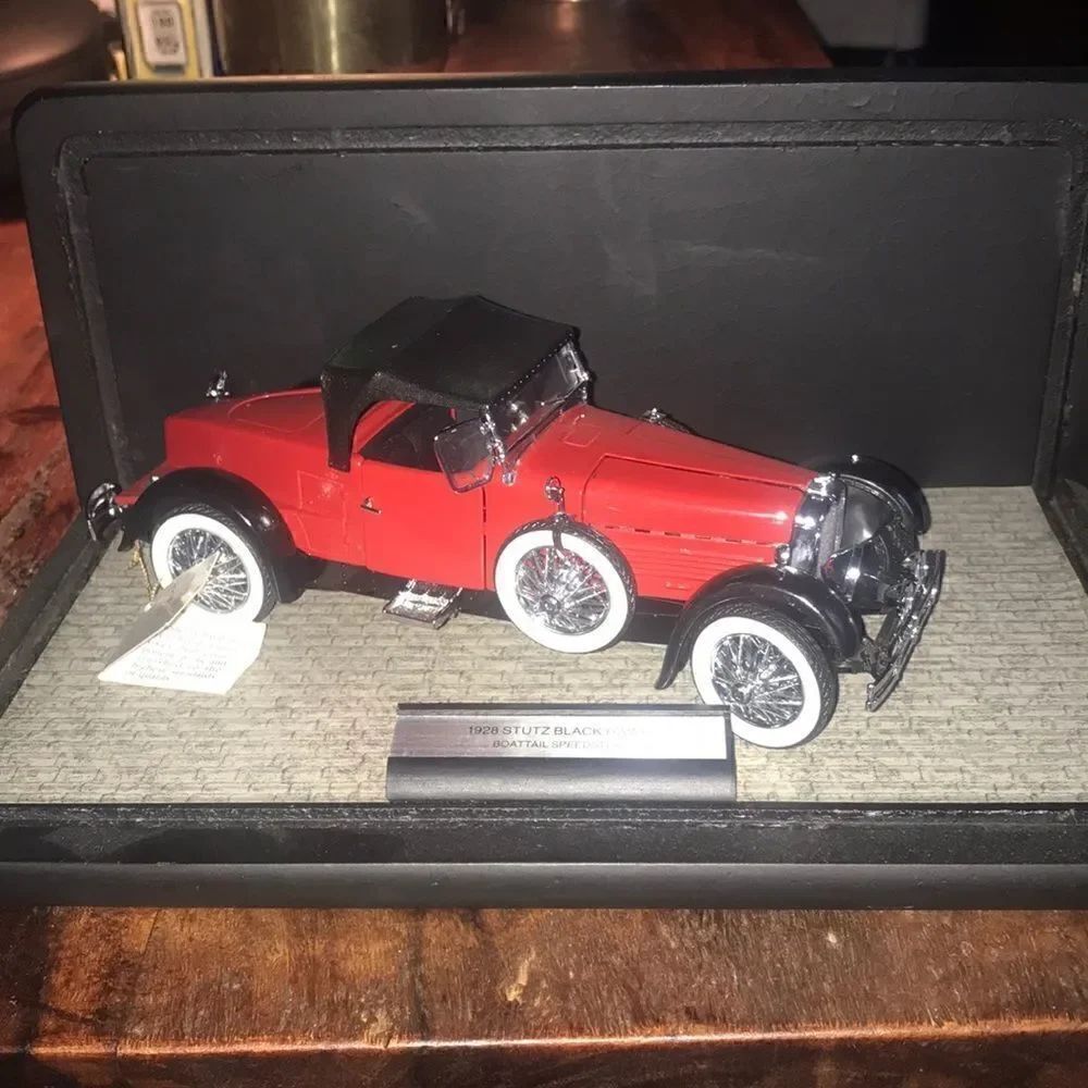 FRANKLIN MINT 1928 STUTZ BLACK HAWK BOATTAIL SPEEDSTER 1/24 SCALE DISPLAY